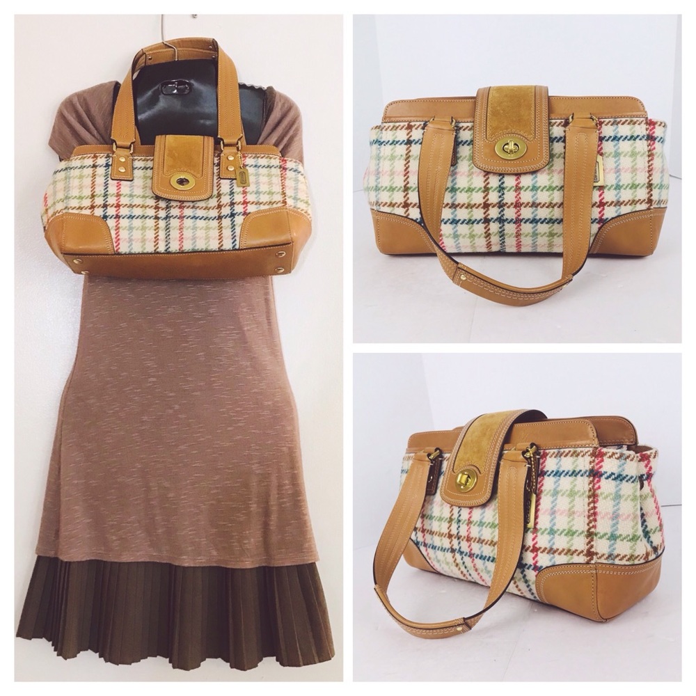 Coach Near Mint Condition! - Picture 7 of 8